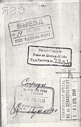 Stránka pasu Arnošta Valenty ilustrující jeho cestu do odboje.