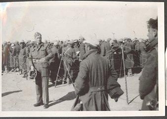 Ceskoslovenští vojáci spolu s Poláky hlídali zpocátku nemecké a italské zajatce.