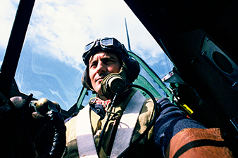 Fotografie z filmu Jana Sveráka „Tmavomodrý svet“. Ondrej Vetchý jako pilot František Sláma. Film zachycuje nejen pusobení v rámci RAF, ale i poválecné veznení válecných veteránu. Z filmu si, mimo jiné, mužete udelat predstavu o Táboru nucených prací Mírov. TMAVOMODRÝ SVET / DARK BLUE WORLD, feature film directed by Jan Sverák (2000). Fotografie z filmu Jana Sveráka „Tmavomodrý svet“. Ondrej Vetchý jako pilot František Sláma. Film zachycuje nejen pusobení v rámci RAF, ale i poválecné veznení válecných veteránu. Z filmu si, mimo jiné, mužete udelat predstavu o Táboru nucených prací Mírov. TMAVOMODRÝ SVET / DARK BLUE WORLD, feature film directed by Jan Sverák (2000).