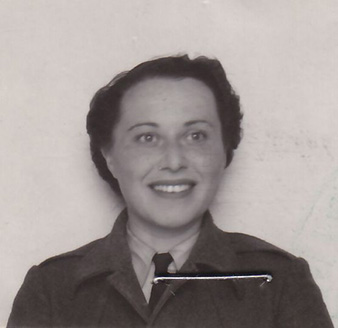 Müllerová Hanna, dívcím jménem Hönigová (1916). Müllerová Hanna, dívcím jménem Hönigová (1916).