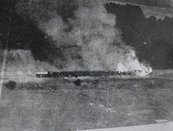 Záber na vlak po úspešném náletu. Záber na vlak po úspešném náletu.