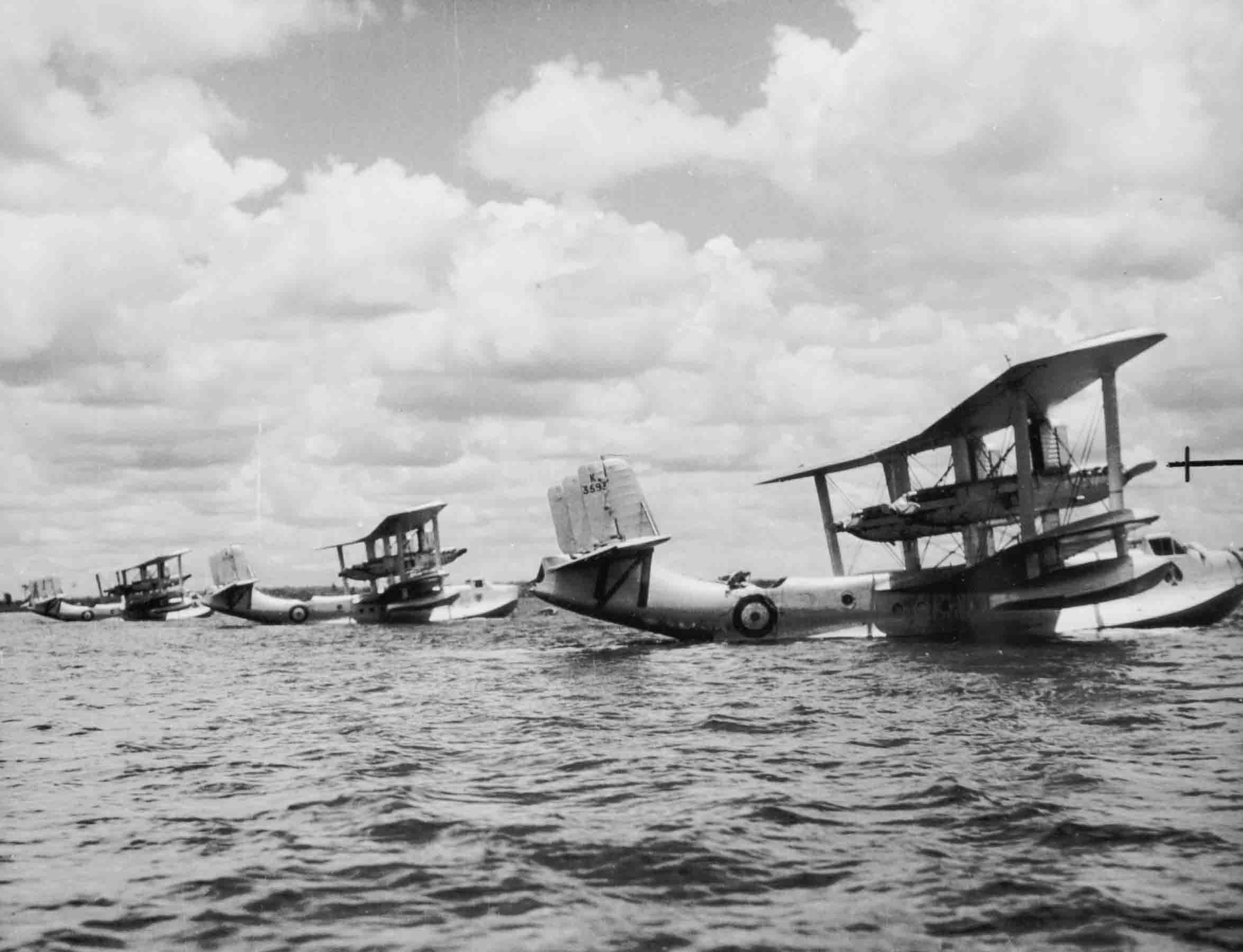 Short Singapore Mk.IIIs at Singapore, 1935 (P012069)