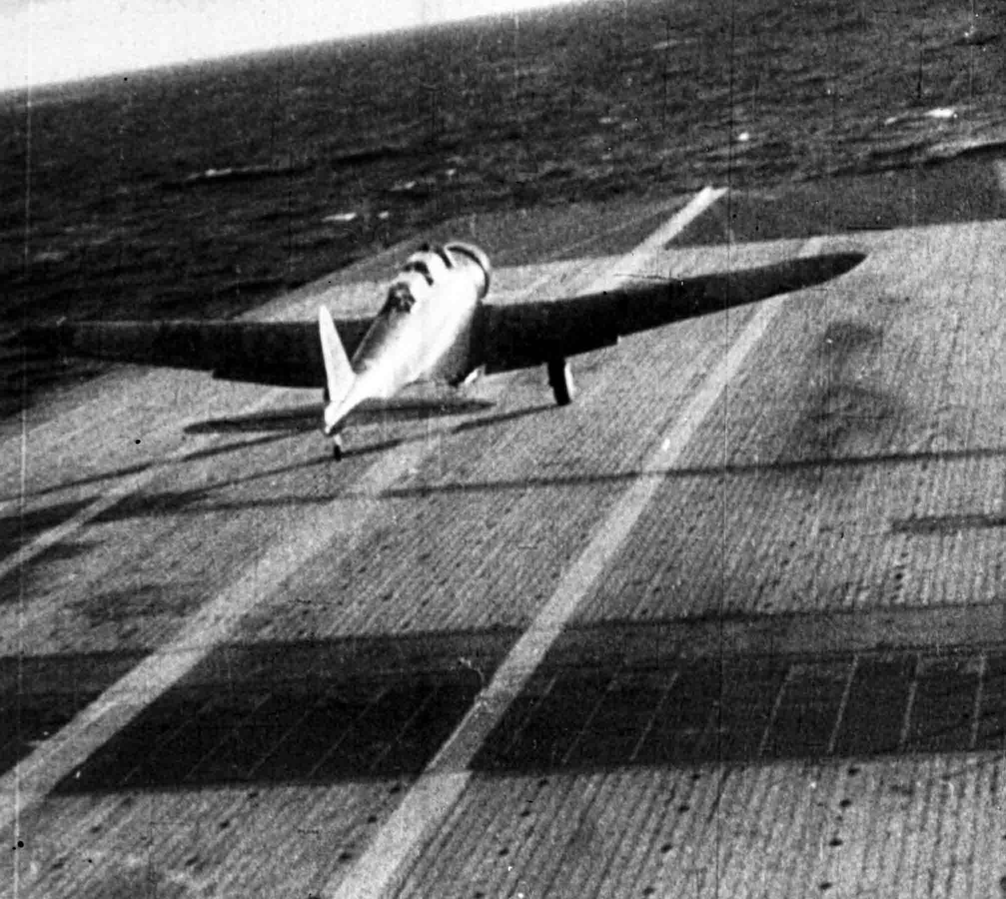 Nakajima B5N, JNAF taking off from carrier