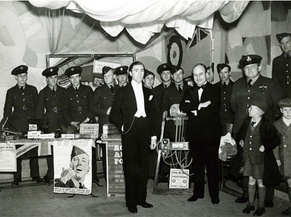 Sir Alan Cobham recruits for the Royal Air Force