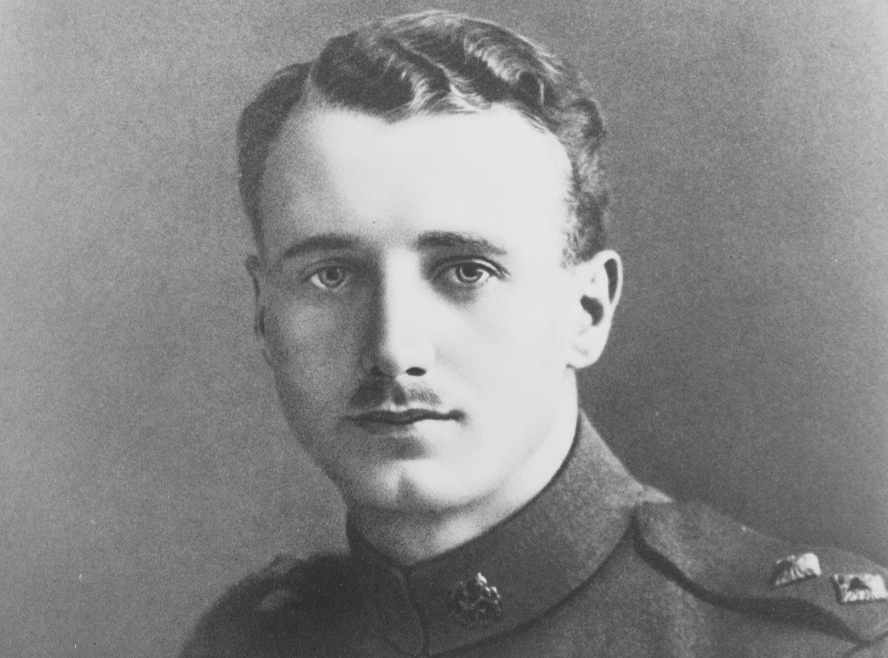 For Valour : Lieutenant William Leefe Robinson VC